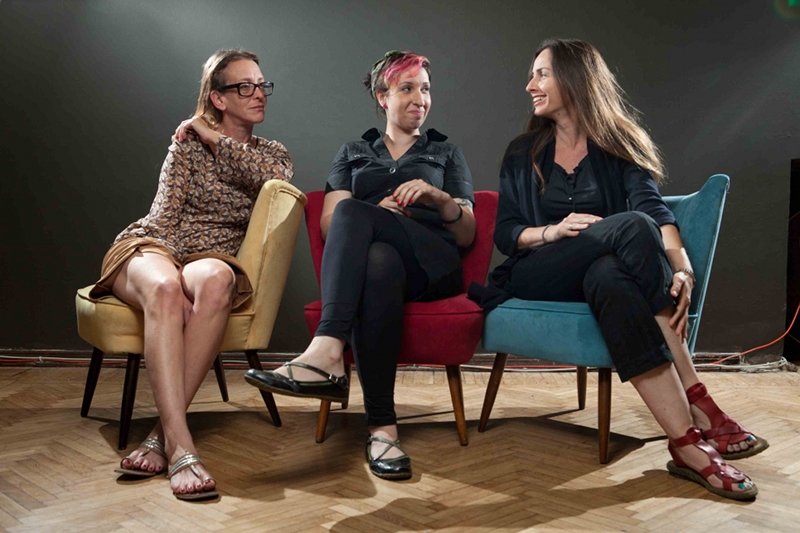 Lilach Dekel-Avneri (z prawej) z pisarką Sylwią Chutniki i aktorką Lani Schahaff, odtwórczynia głównej roli w "Muranooo"