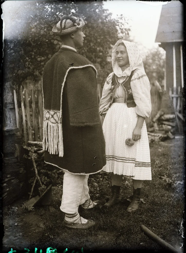 Drużba z druhną, Kożuszne (Wysoczany), pow. Sanok, sierpień 1936.