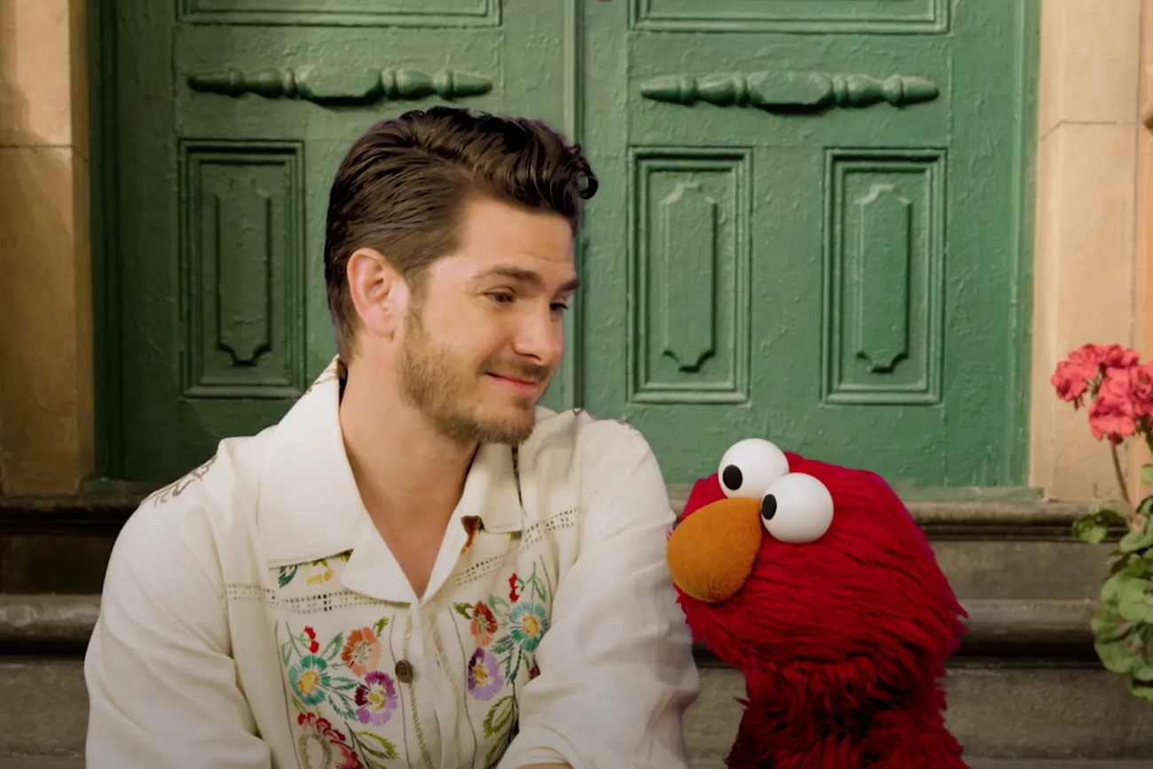 Andrew Garfield i Elmo, Andrew Garfield mama