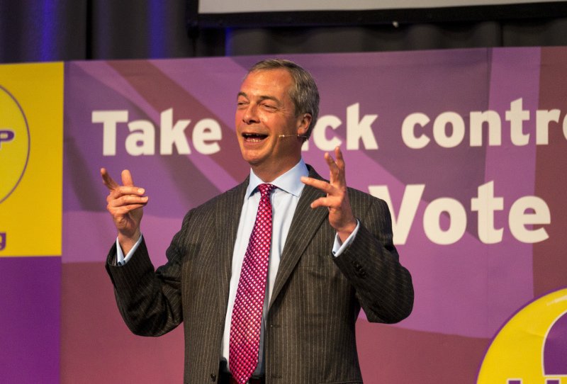 Nigel Farage straszy Europę  "katastrofą imigracyjną".