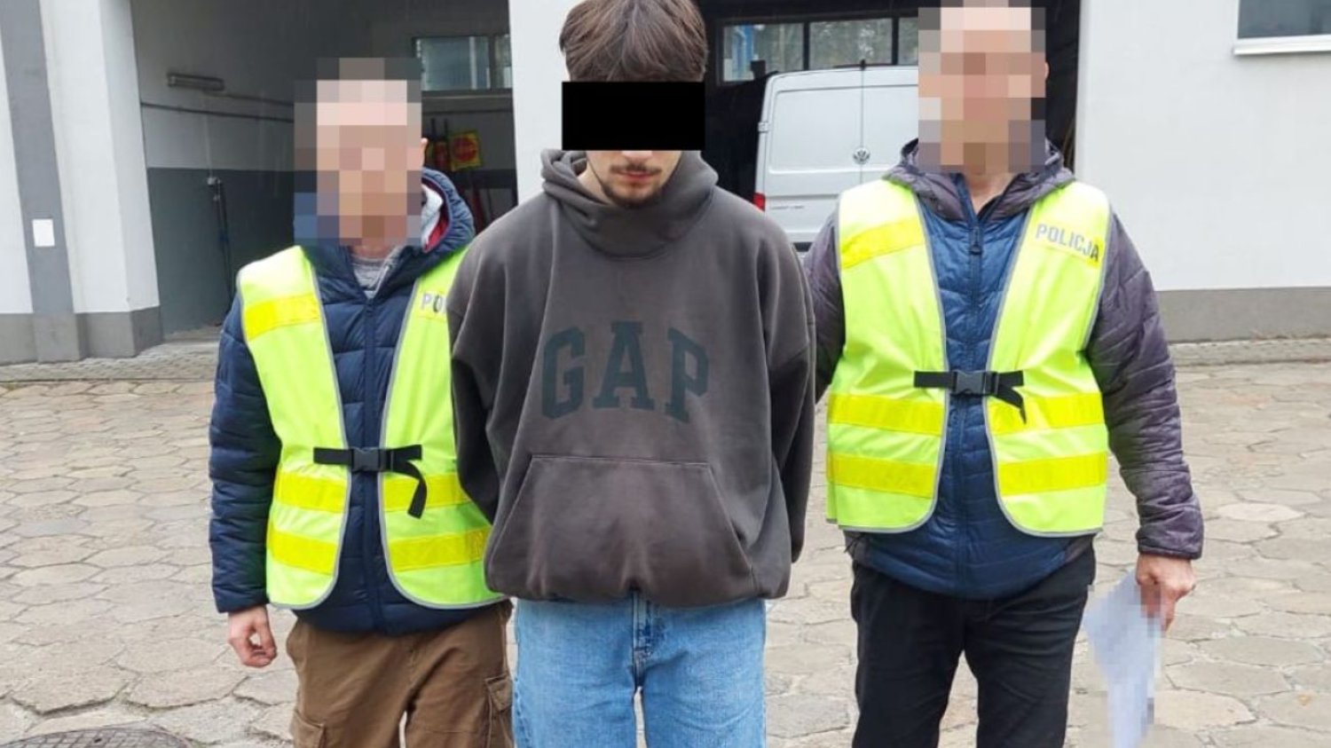 19-latek usłyszał zarzuty. To on jest sprawcą śmiertelnego wypadku w Chełmie. Śmiertelny wypadek samochodowy w Chełmie. Kierowca usłyszał zarzuty.