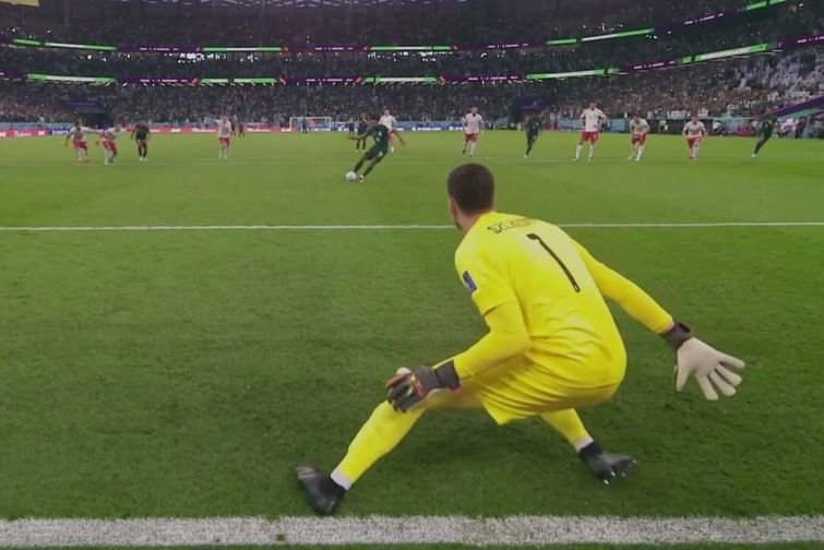 Wojciech Szczęsny był o centymetry od błędu przy rzucie karnym dla Arabii Saudyjskiej