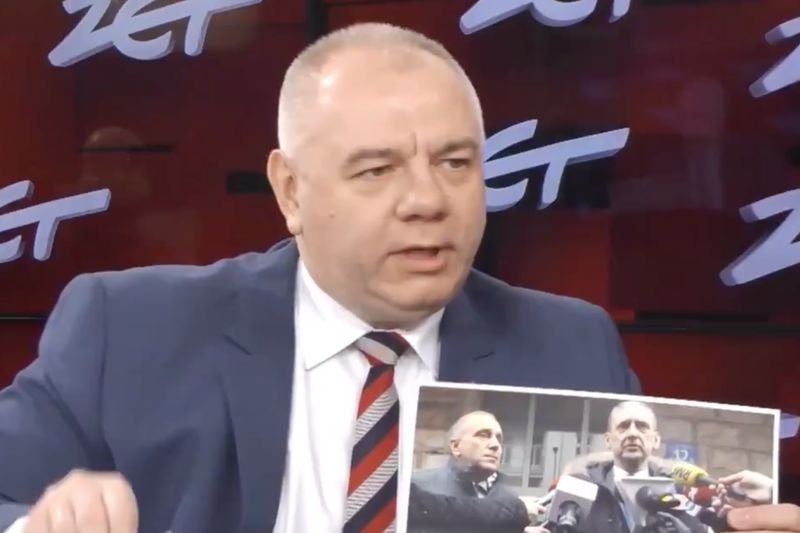 Jacek Sasin pokazał zdjęcia, na których widać Sławomira Broniarze w towarzystwie Grzegorza Schetyny.