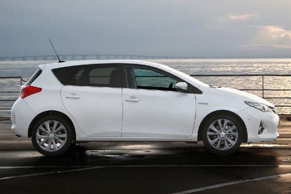 Toyota Auris Hybrid