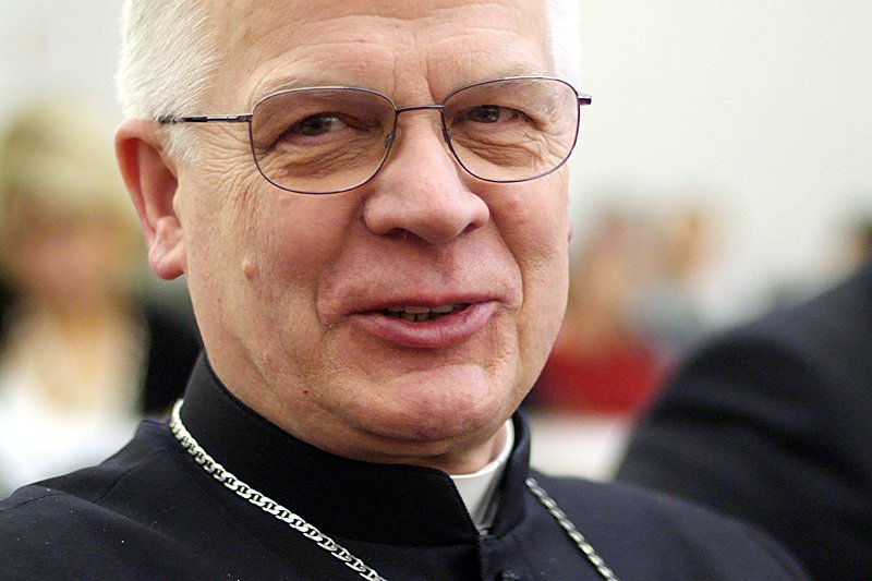 Abp Józef Michalik zmienia ton i otwiera się na większą sympatię wobec środowisk świeckich?