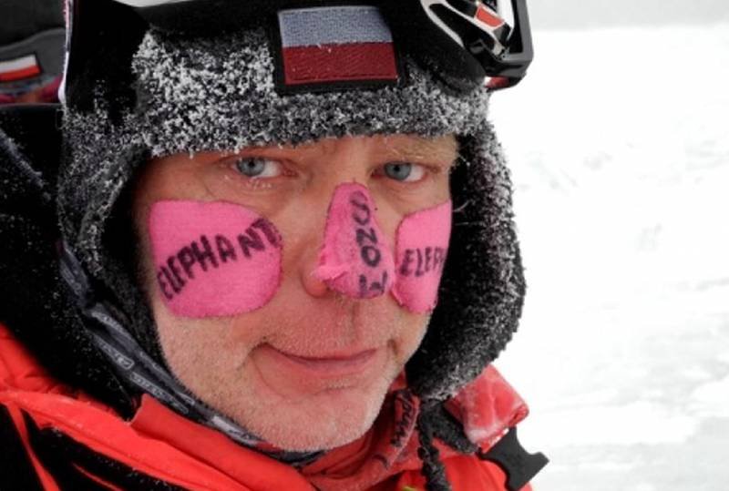 Adam Bielecki po zejściu do bazy