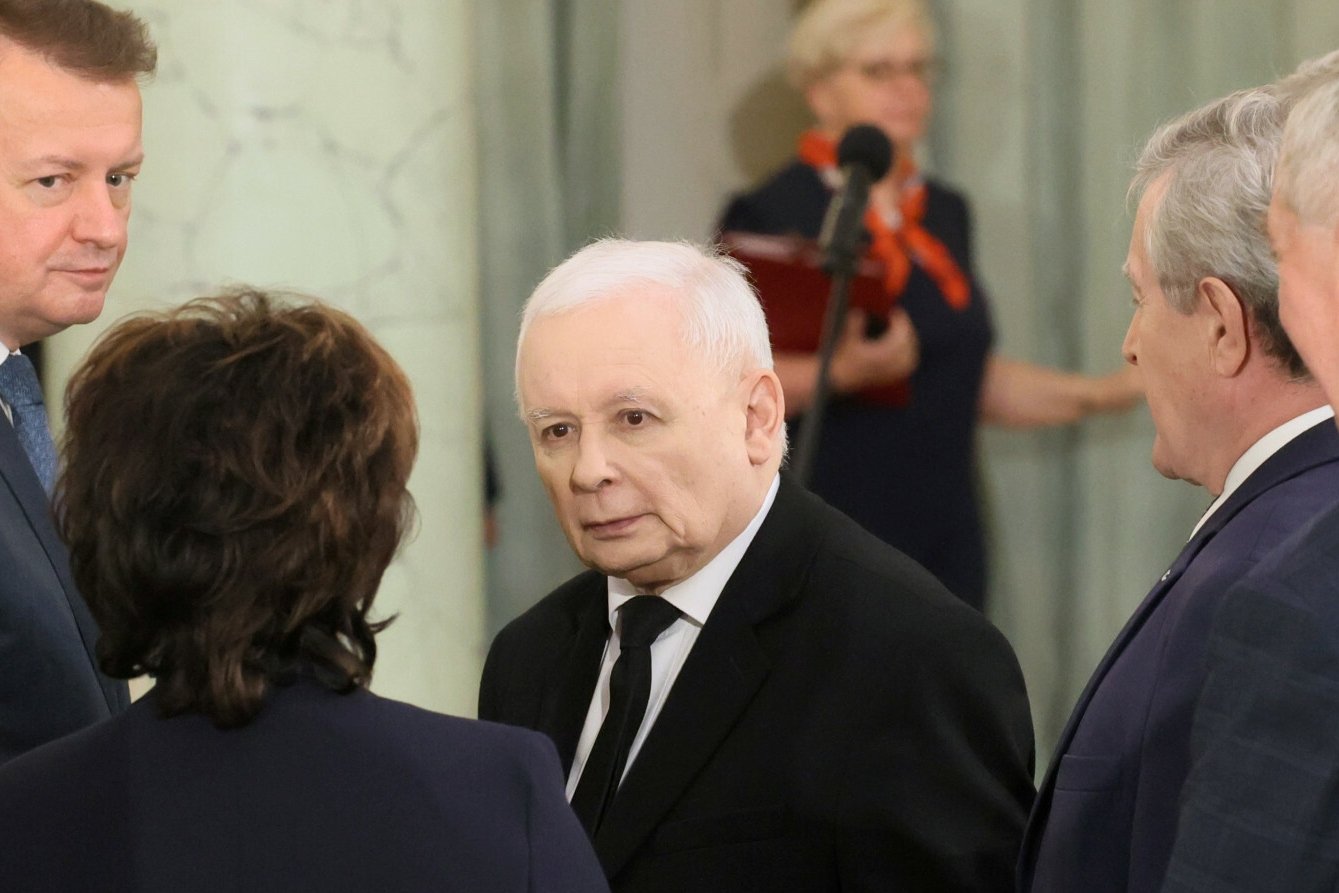 Onet napisał o kulisach powrotu prezesa PiS do rządu.