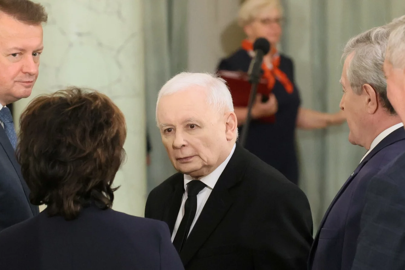 Onet napisał o kulisach powrotu prezesa PiS do rządu.