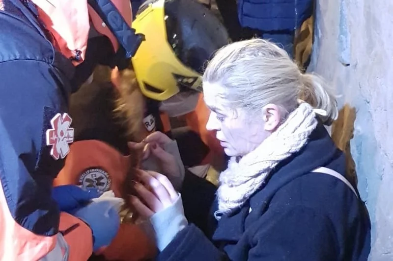 Internauci śmieją się ze stanowiska policji ws. użycia gazu wobec posłanki Barbary Nowackiej.