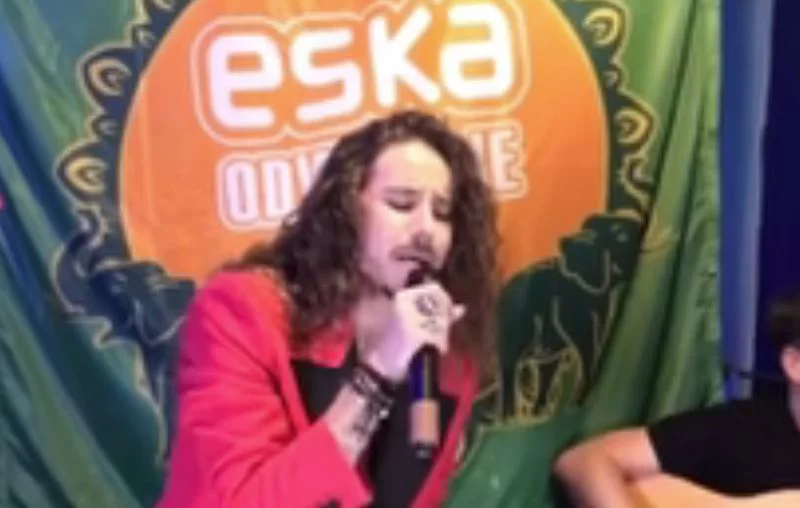 Michał Szpak wykonywał cover utworu "Shallow" z filmu "Narodziny gwiazdy".
