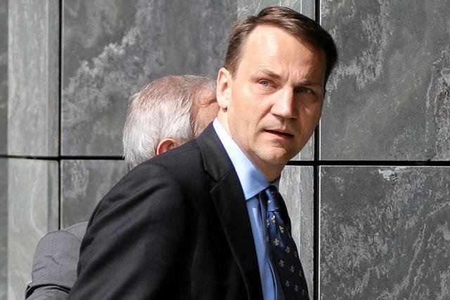 Minister spraw zagranicznych Radosław Sikorski miał się spotkać w Warszawie z szefem CIA Johnem Brennanem