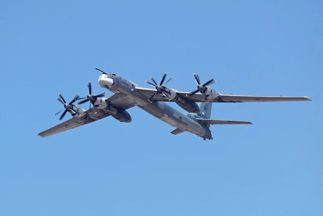 Rosyjskie bombowce naruszają przestrzeń powietrzną NATO.