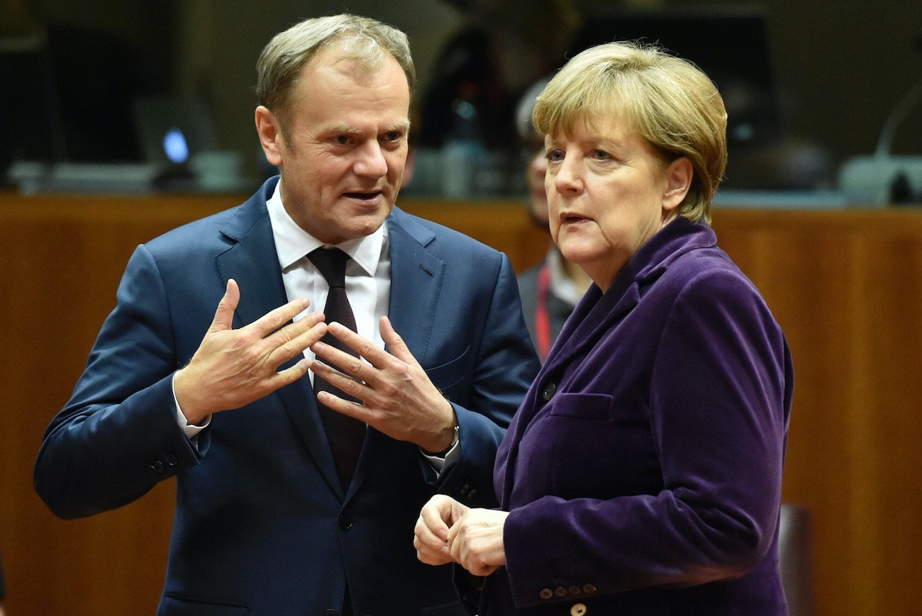 Donald Tusk skrytykował Angelę Merkel.