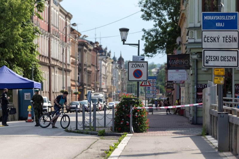Czechy otwierają granice z Polską, ale z wyjątkiem województwa śląskiego. Burmistrz Cieszyna: "Jesteśmy wściekli i bezradni. Dokonano podziału kraju na Polskę i Śląsk".