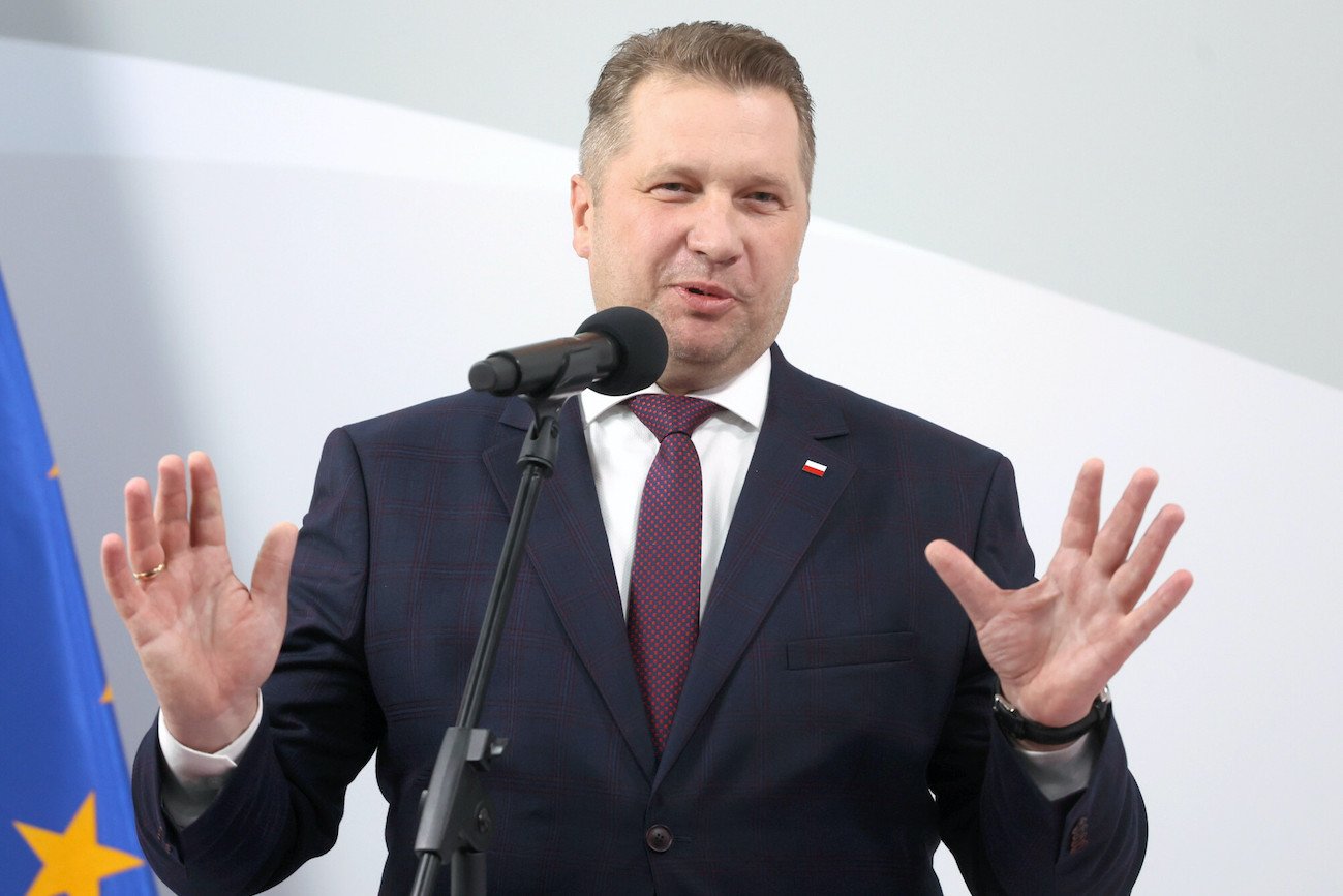 Przemysław Czarnek, minister edukacji, który podobno nie ma nic wspólnego z podręcznikiem prof. Wojciecha Roszkowskiego, który zaakceptował resort.