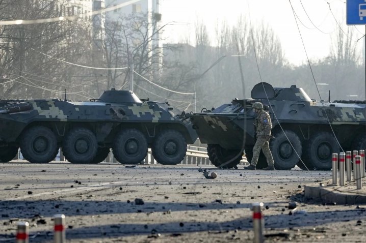 Rosjanie biorą cywilów za zakładników.