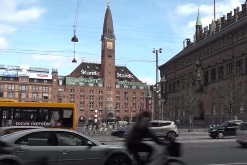 W Szwecji zanotowano ponad tysiąc przypadków koronawirusa, ale władze nie zamknęły szkół, ani innych instytucji.