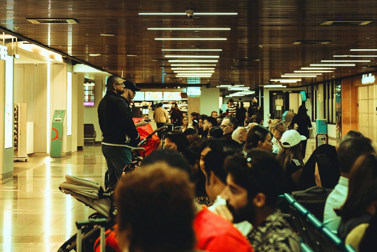 Inwazja pasożytów w ulubionym kraju Polaków. Insekty zaatakowały... lotnisko