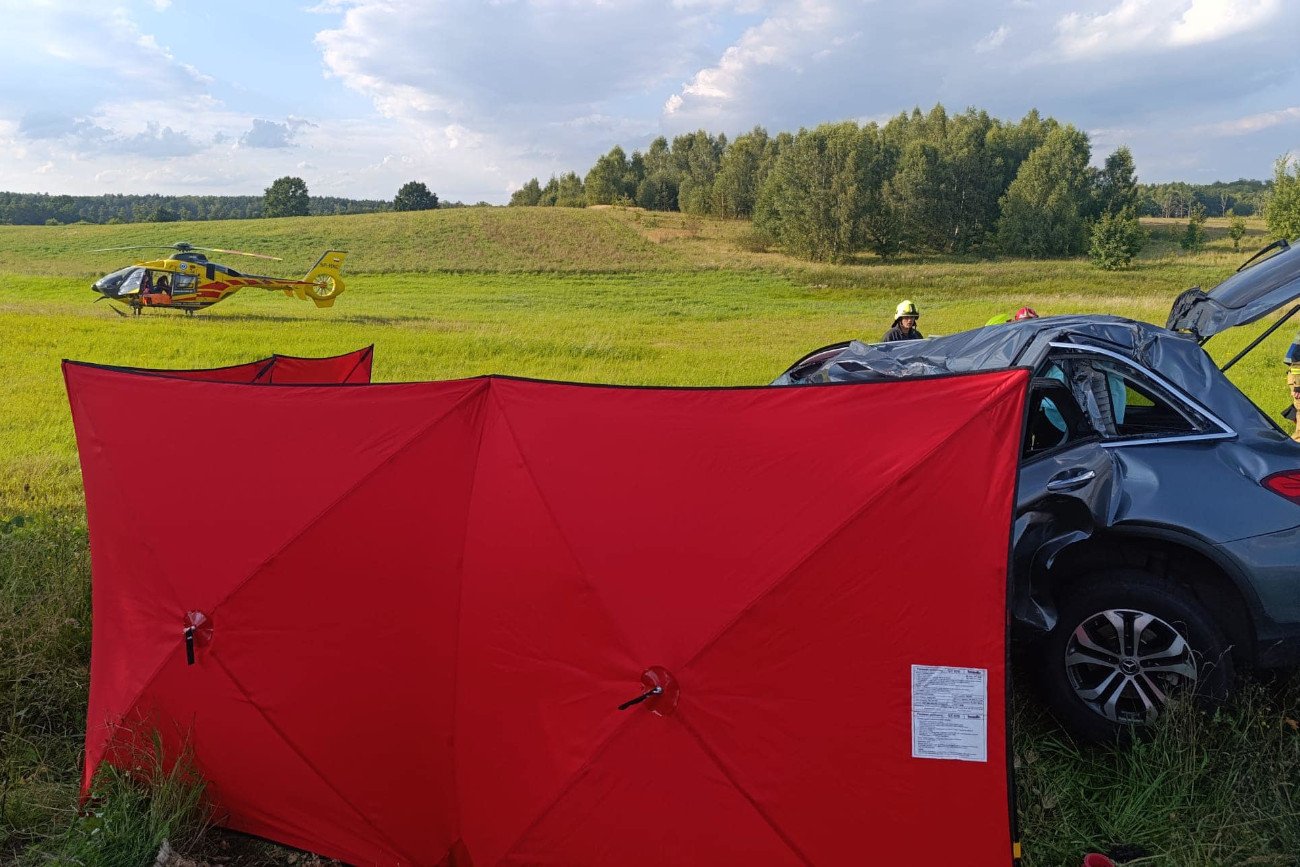 wypadek na drodze krajowej nr 20 w okolicy Czaplinka w woj. zachodniopomorskim. Nie żyje uznany chirurg