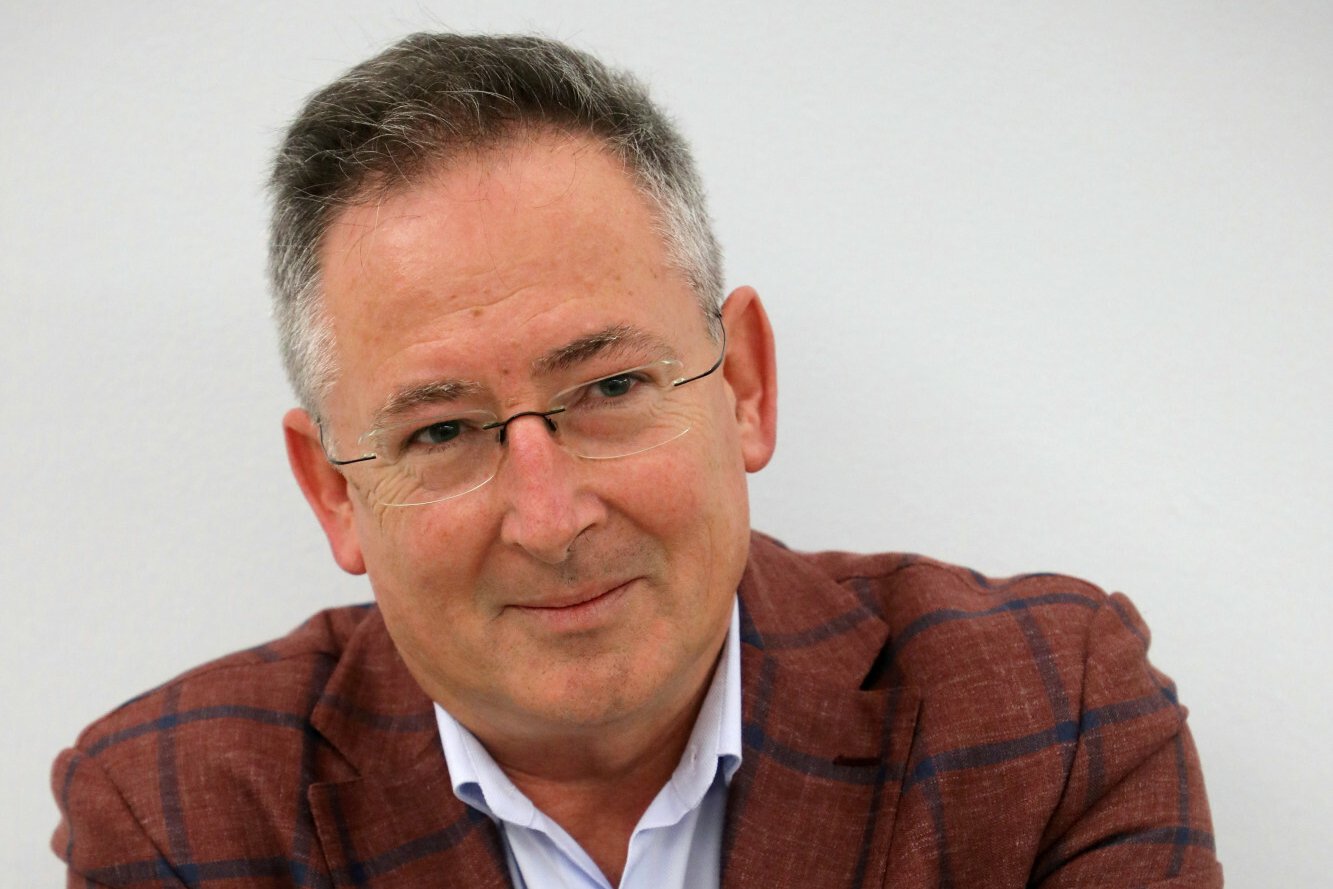 Bartłomiej Sienkiewicz wymownie skomentował wręczenie kuli dyskotekowej Tomaszowi Siemoniakowi przez Monikę Olejnik.