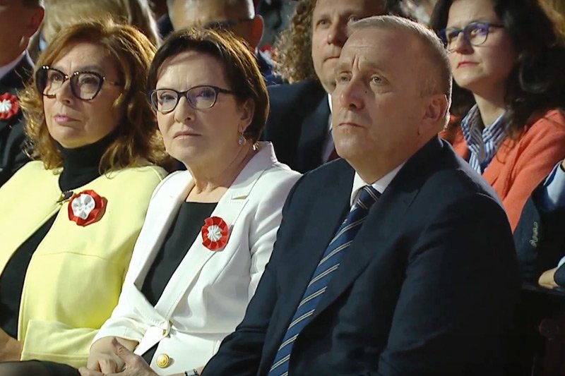 Donald Tusk nie zaczął wykładu od powitania Grzegorza Schetyny.