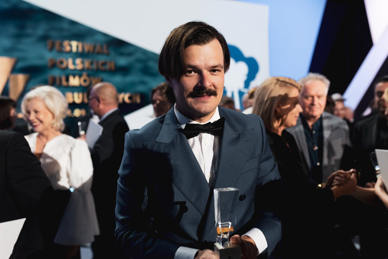 Aleksander Kurzak wypomina Dawidowi Ogrodnikowi znęcanie się nad studentami. Aktor był w tych czasach asystentem w krakowskiej szkole teatralnej.