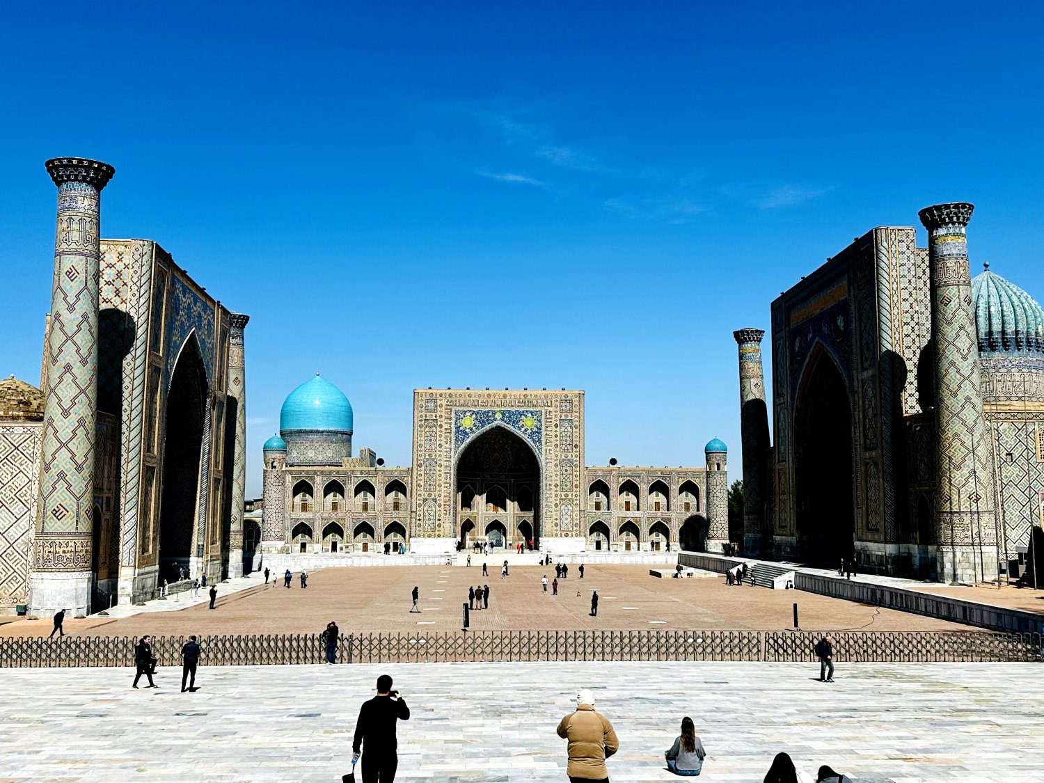 Registan to jedna z uzbeckich atrakcji, które robią największe wrażenie.