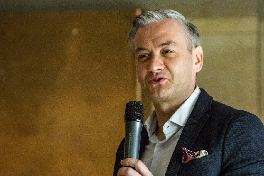 Robert Biedroń zdementował doniesienia "Gazety Wyborczej" o tym, że zakłada partię polityczną. Jak zaznaczył, nie zdecydował jednak jeszcze ws. politycznej przyszłości.