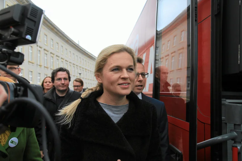 Barbara Nowacka mówi, że wg niej PiS i PO niczym się od siebie nie różnią. Alternatywą ma być Zjednoczona Lewica.