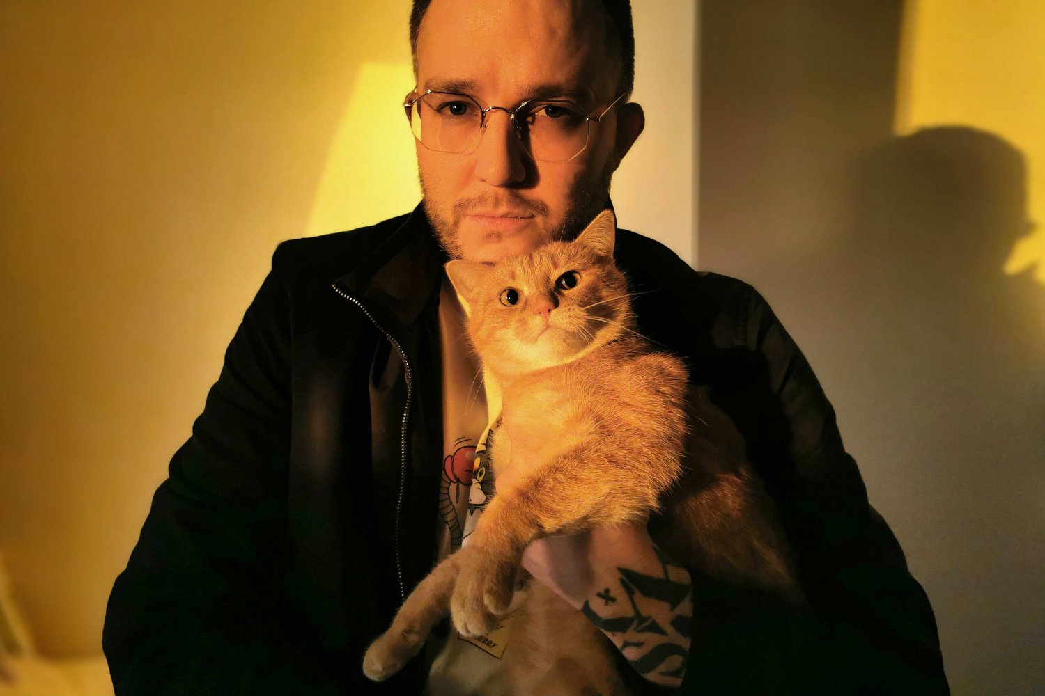 Ten Typ Mes o płycie Białego Tunelu, feministkach, ekologii, gejach w rapie.