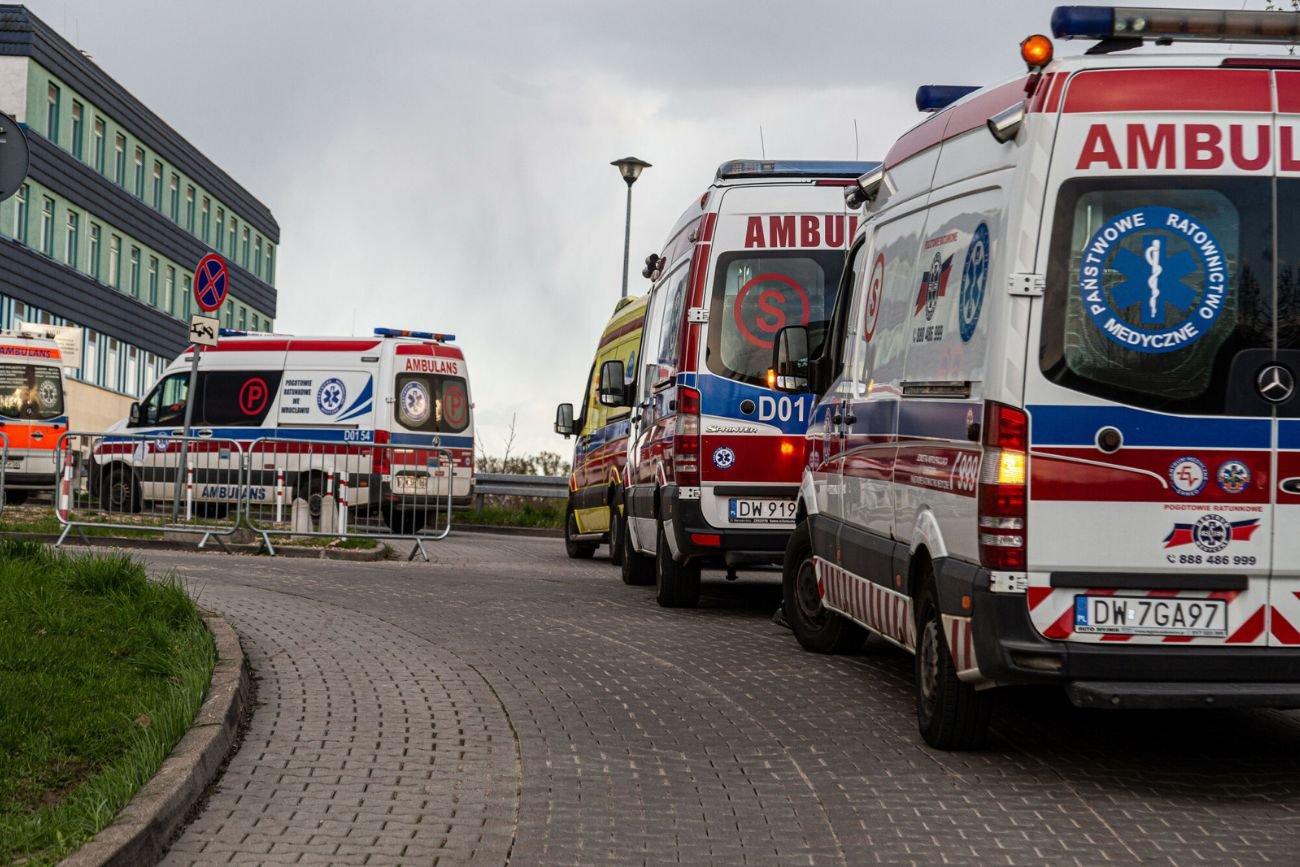 Tragedia w Głogowie. Zmarło roczne dziecko. Brakowało karetek.