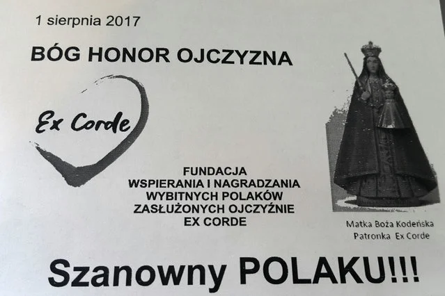 Takie ulotki rozdawał Piotr Żakowicz w Warszawie, zachęcając do wpłat na konto fundacji, zamierzającej ofiarować pałacyk prezesowi PiS.