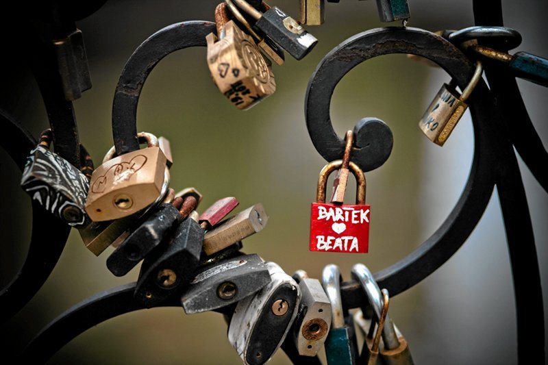 Kogo szuka współczesna 30-stka? Chłopaka, czy partnera na całe życie?