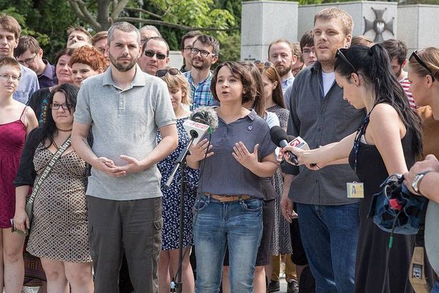 Partia Razem najprawdopodobniej do końca tygodnia zakończy zbieranie podpisów w największych polskich miastach.