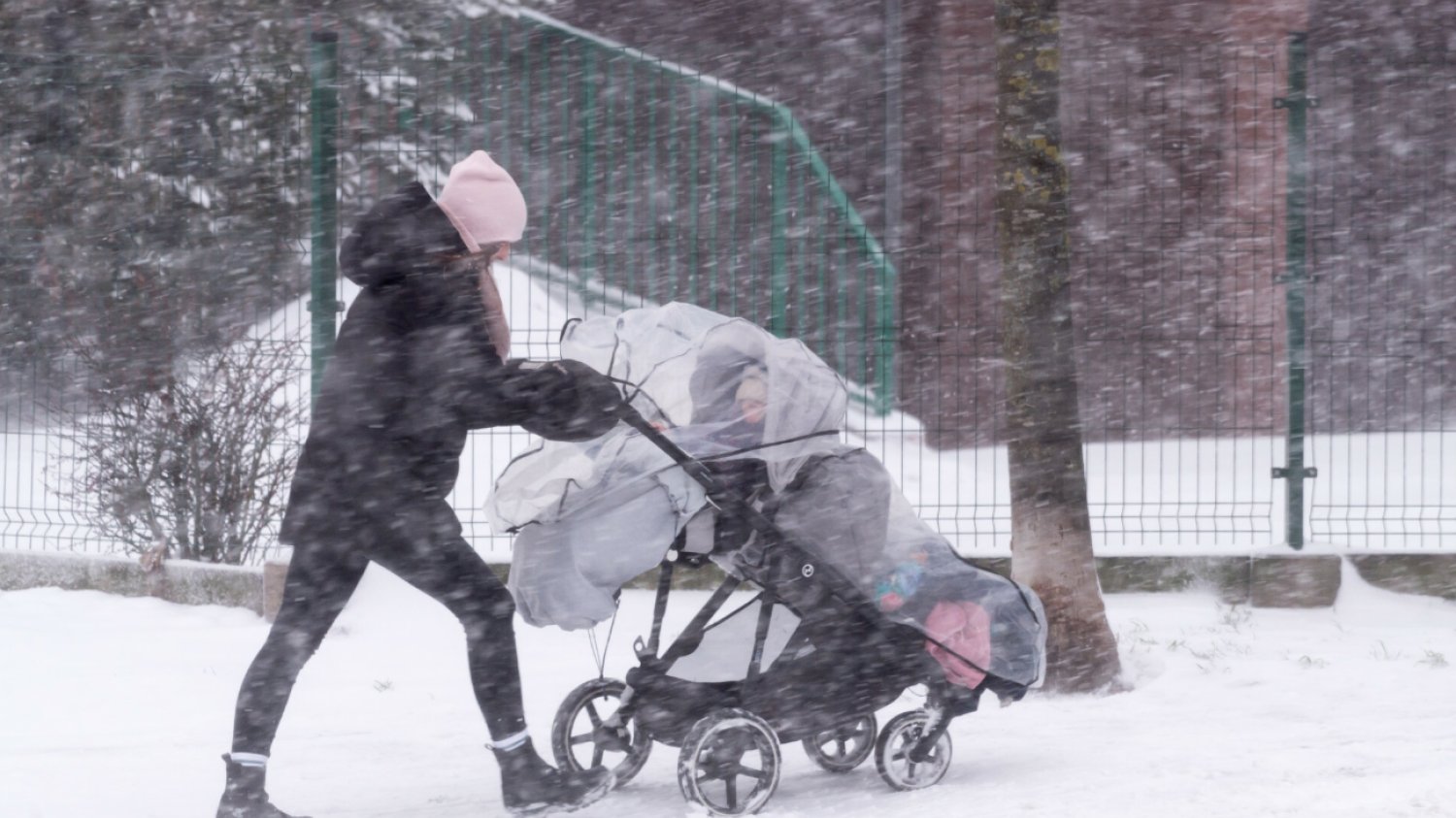Szykuje się załamanie pogody. W niektórych rejonach sypnie nawet śniegiem.