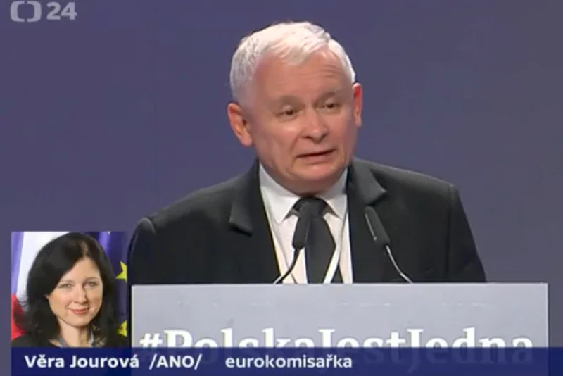 Rozmowa z unijną komisarz ds. sprawiedliwości w czeskiej telewizji ilustrowana była przebitkami z Polski.