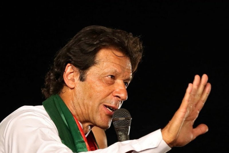 Premier Pakistanu Imran Khan obwinił za wzrastającą liczbę gwałtów kobiety.