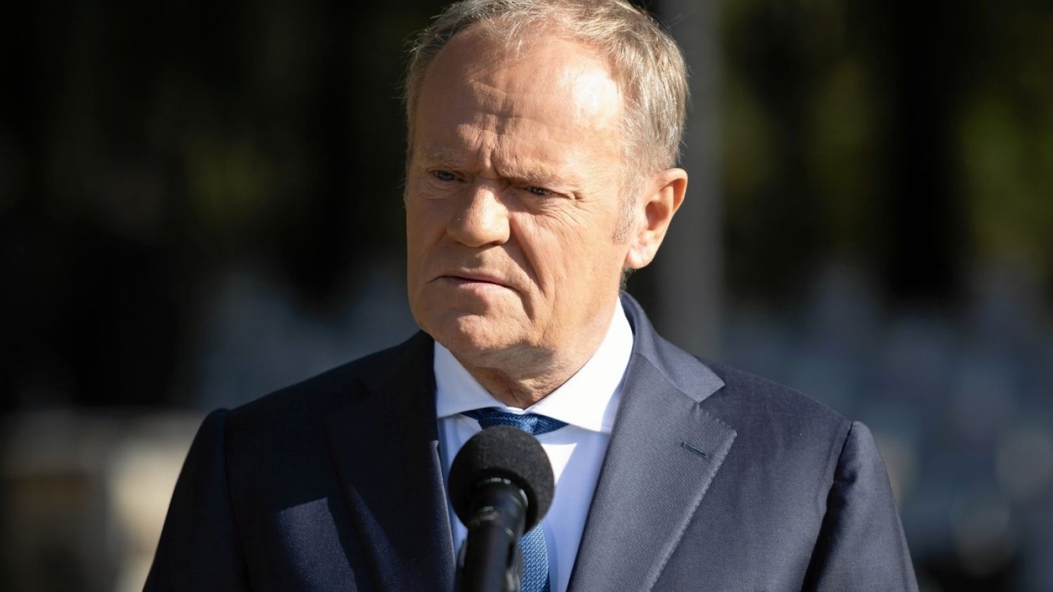Dziennikarz pokazał, co się dzieje pod domem Tuska. To pokłosie kradzieży samochodu. Pokazał, co się dzieje pod domem Tuska. To pokłosie kradzieży lexusa.