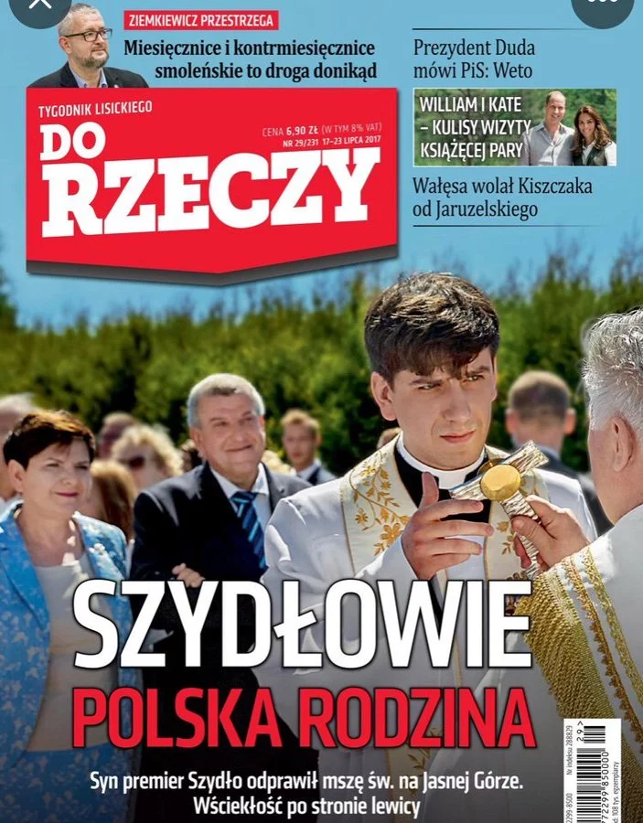 Ks. Tymoteusz Szydło razem z premier Beatą Szydło na okładce prawicowego tygodnika. To tylko jedna z wielu publikacji, które przez lata ukazały się o synu polityczki PiS.