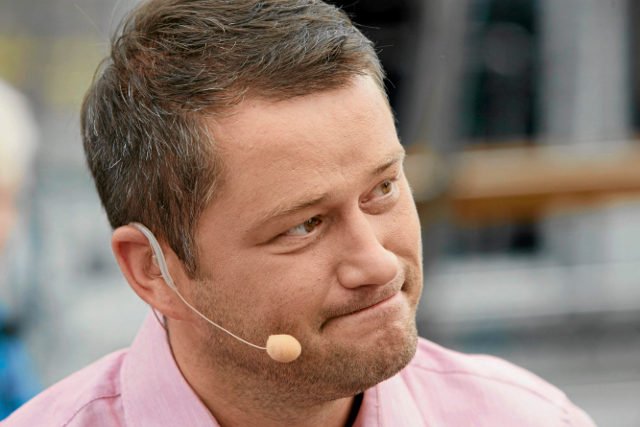 Jarosław Kuźniar rozpoczął na Facebooku akcję  #ZimieniaiZnazwiska