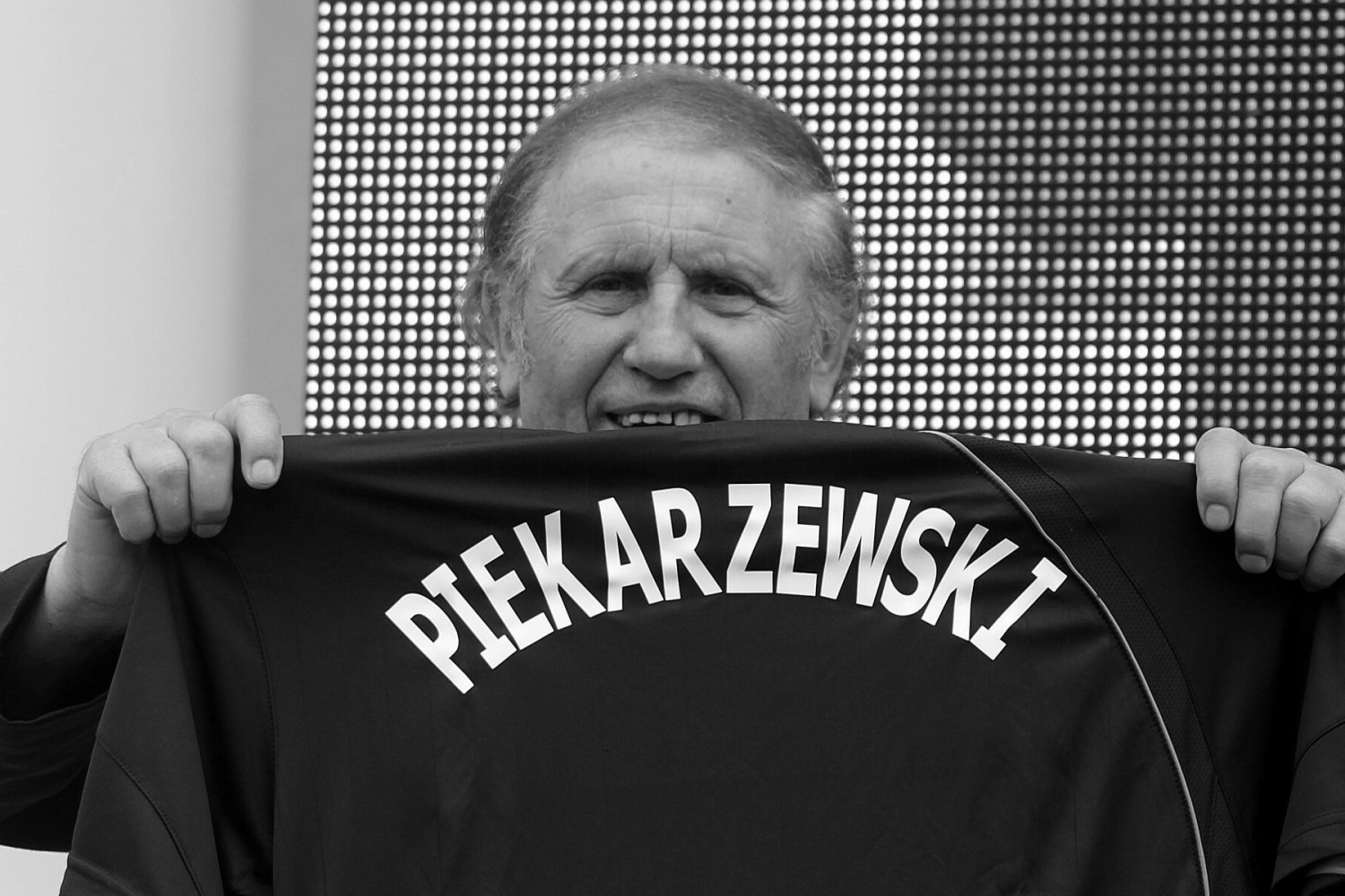 Jerzy Piekarzewski nie żyje. To zasłużony działacz Polonii Warszawa.