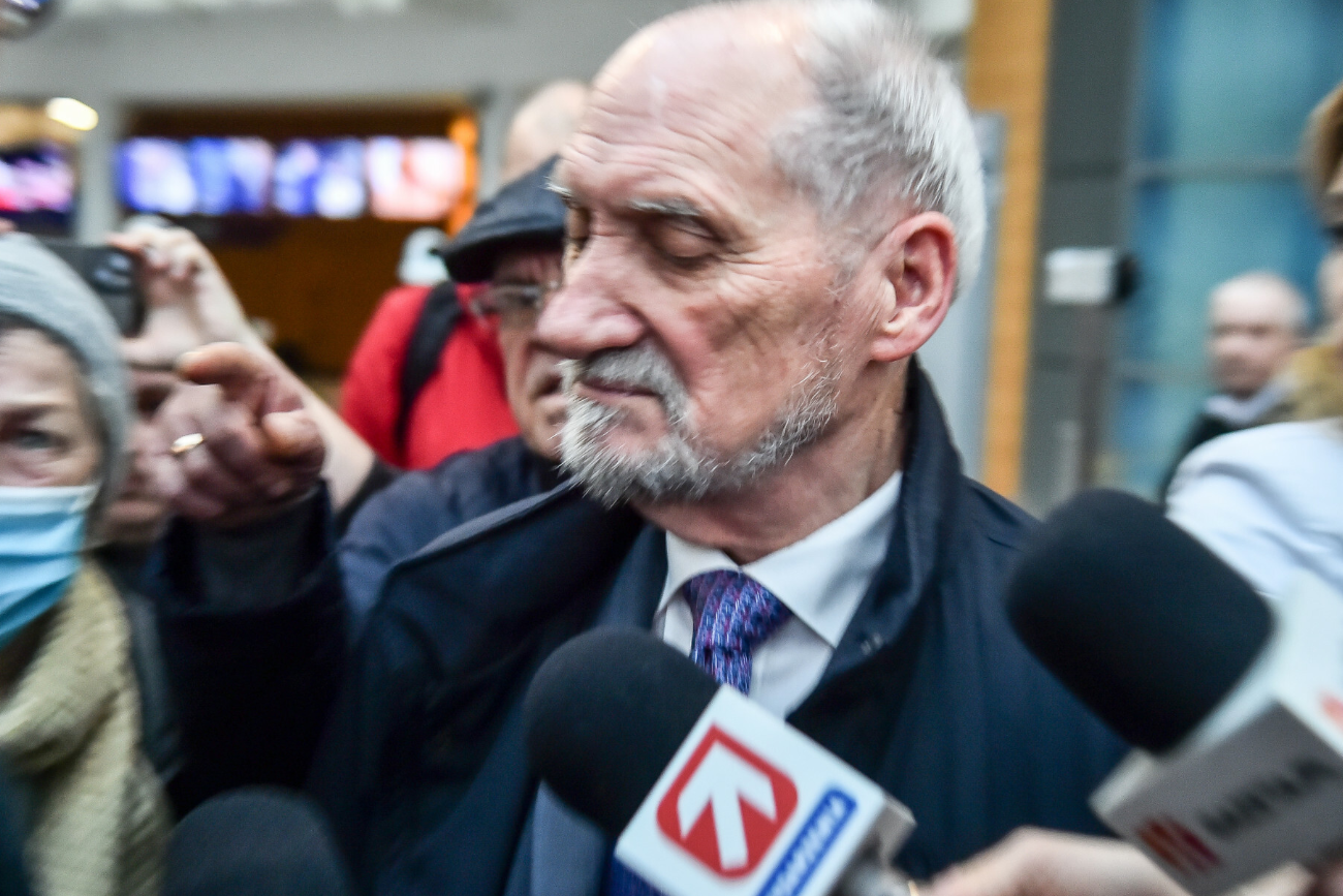 Polacy wydali werdykt. Tak ocenili prace podkomisji smoleńskiej Macierewicza