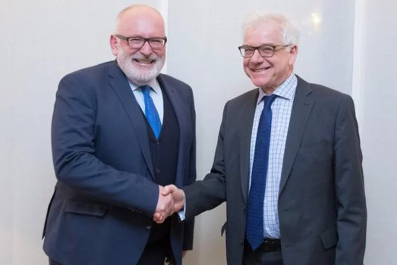 To pierwsze spotkanie Fransa Timmermansa i Jacka Czaputowicza. Obaj panowie rozmawiali o sytuacji Polski w Unii Europejskiej.