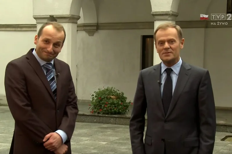 Prawdziwy Donald Tusk spotkał się z kabaretowym niby-premierem w ostatnim odcinku "Posiedzeń rządu" w TVP.