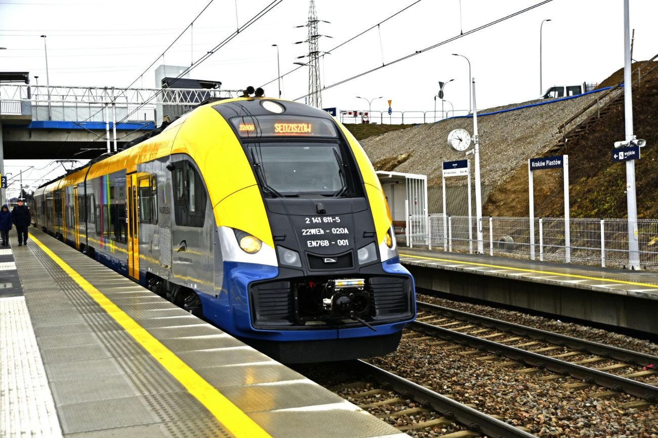 Przewoźnicy ogłosili zniżki na ferie zimowe. Bilety kupisz za złotówkę W te ferie zimowe bilet na pociąg kupisz za złotówkę. Promocje od przewoźników.