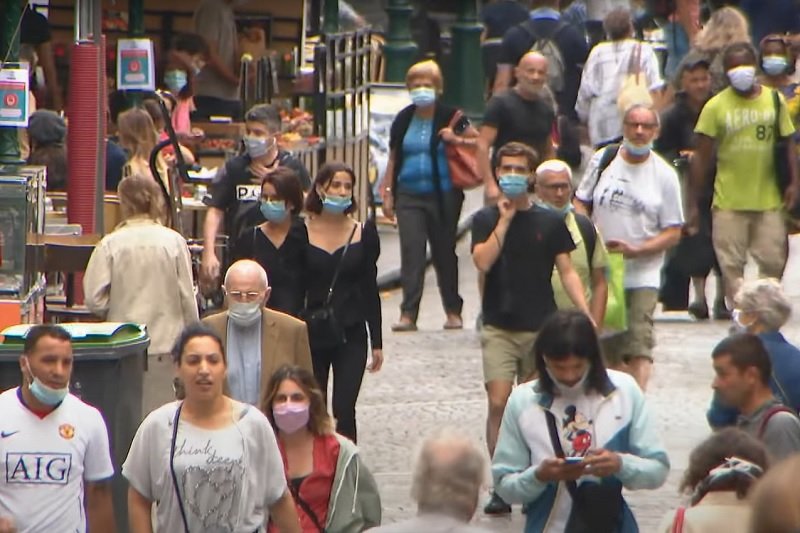 Rośnie liczba zakażeń koronawirusem we Francji.