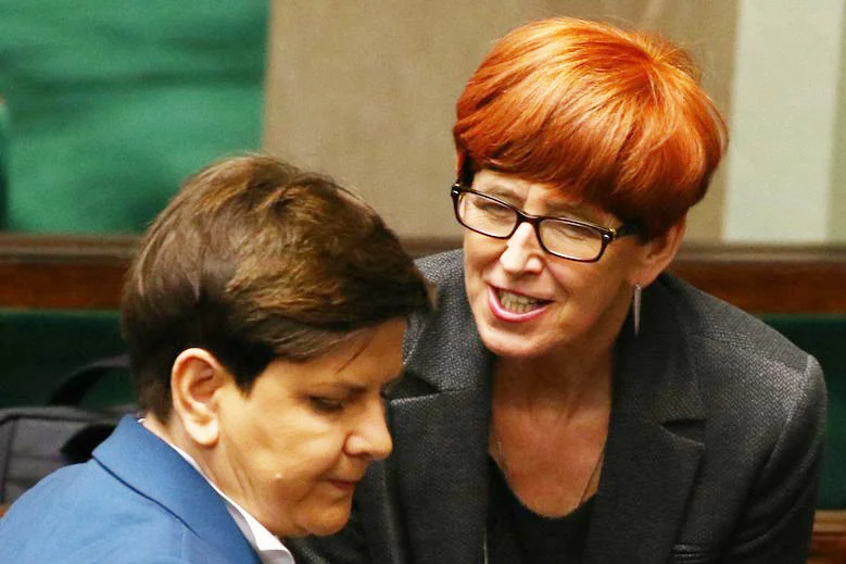 W Sejmie trwa debata o odwołaniu Beaty Szydło i Elżbiety Rafalskiej.