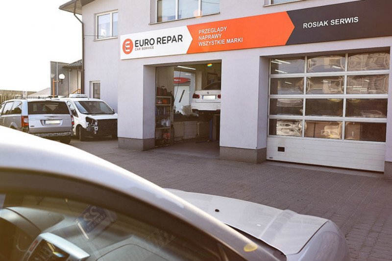 Eurorepar to wielomarkowa gama części zamiennych, akcesoriów, olejów, opon i innych produktów dla warsztatów. Natomiast Eurorepar Car Service to międzynarodowa sieć warsztatów, oferujących kompleksowe usługi w zakresie serwisowania aut
