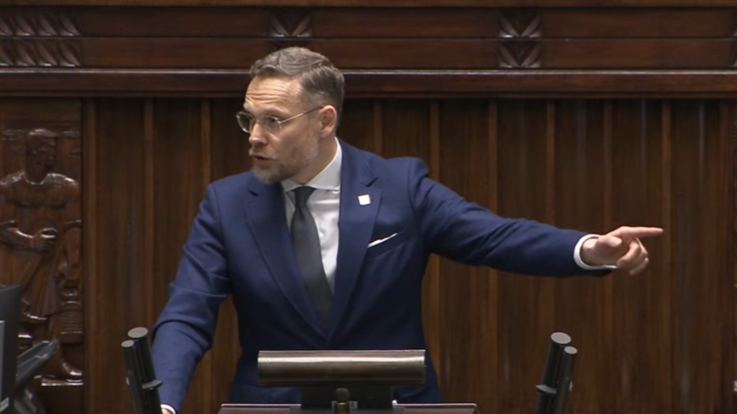 Kryptoafera. Szef KPRP Zbigniew Bogucki skrytykował premiera Donalda Tuska Zbigniew Bogucki ostro krytykował premiera Donalda Tuska. Poszło o tajne posiedzenie