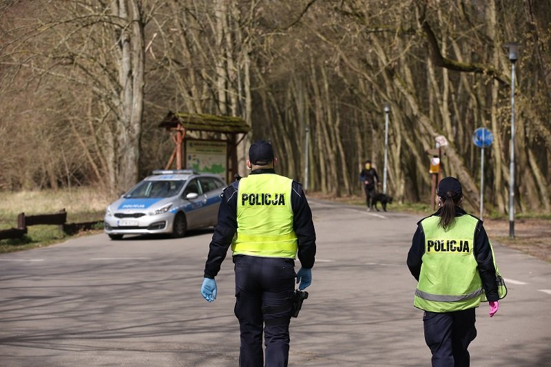 Zdaniem Rzecznika Praw Obywatelskich, zakaz wstępu do lasów nie ma podstaw prawnych.